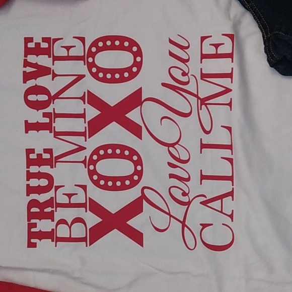 🎈SALE🎈VALENTINES TEE SHIRT - Picture 2 of 4